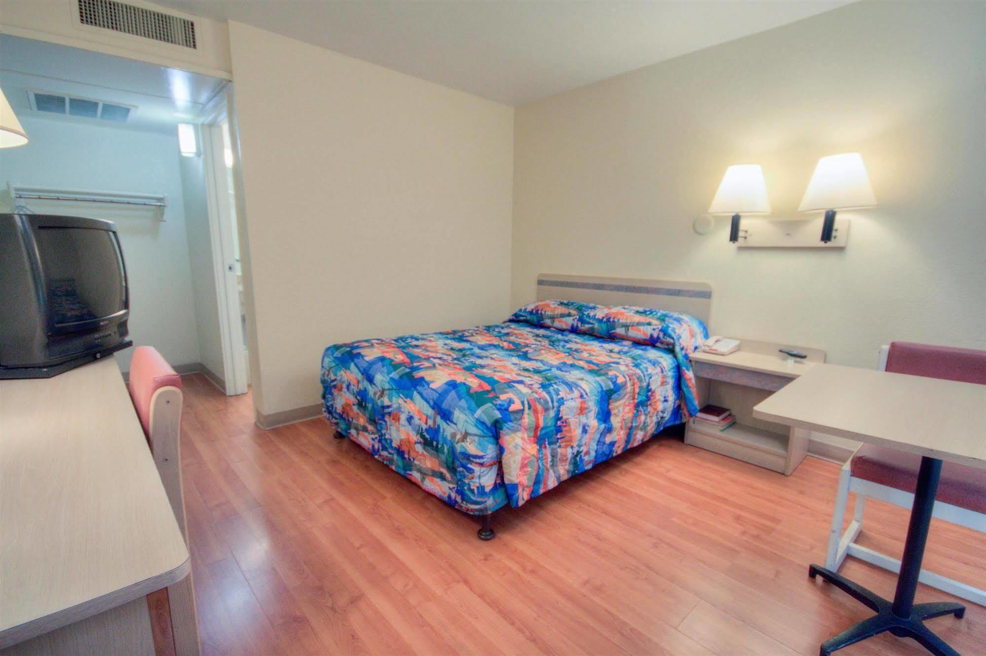 Rodeway Inn 拉斯克鲁塞斯 外观 照片
